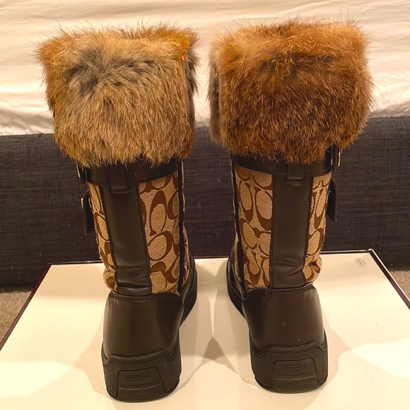 (SOLD) Coach Boots size 6.5 - Picture 4 of 6